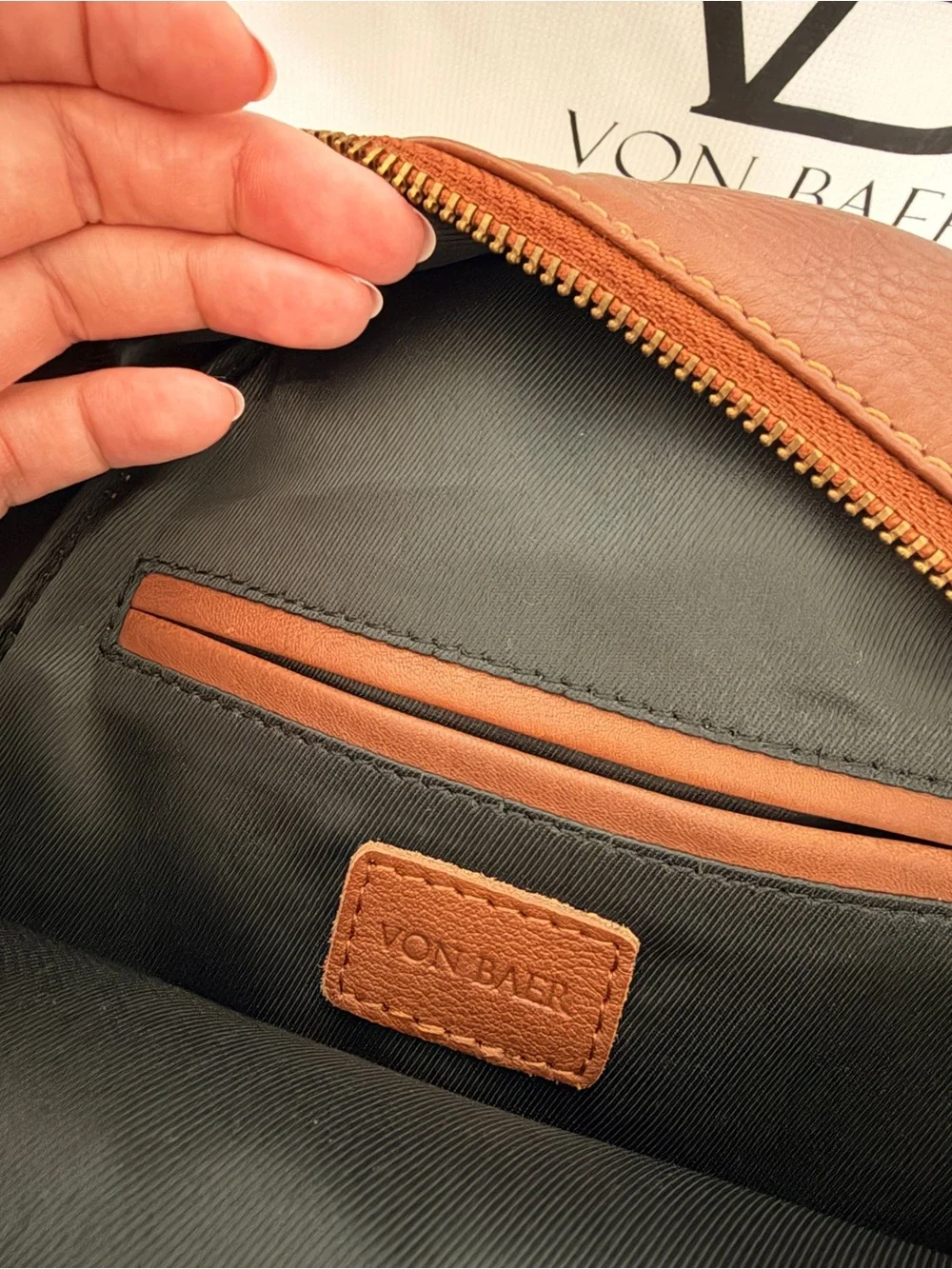 Van Baer Bella - Small Leather Backpack in Tan